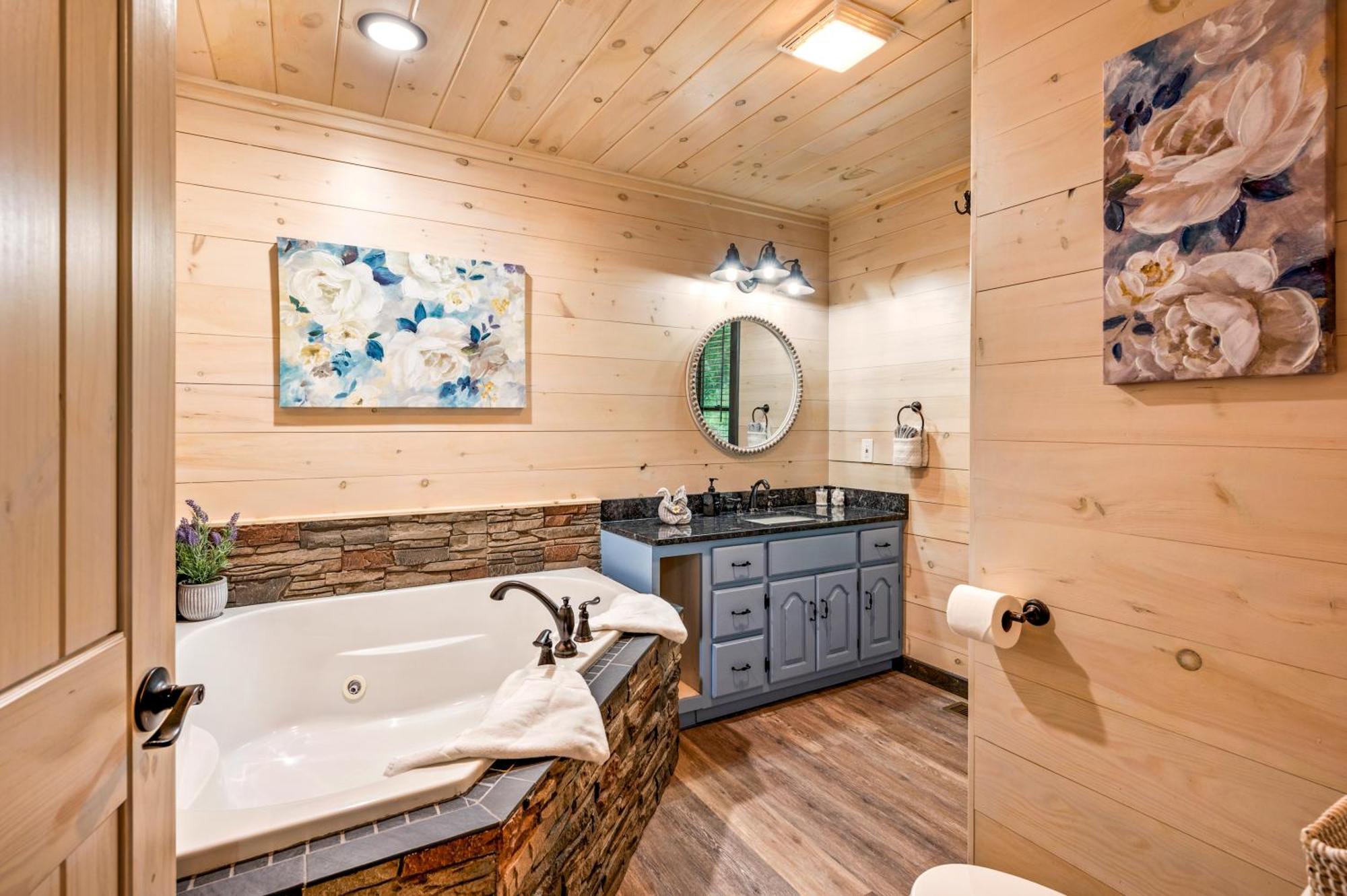 Lil Cabin In The Cove! Mtn Views, Theater, Hot Tub, Games, King Beds, Prime Location! Севьервилл Экстерьер фото