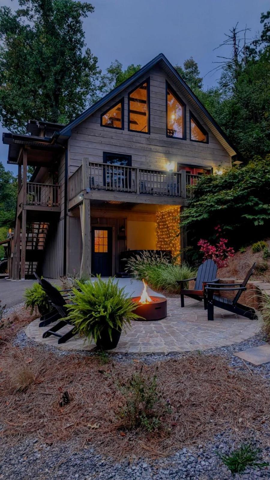 Lil Cabin In The Cove! Mtn Views, Theater, Hot Tub, Games, King Beds, Prime Location! Севьервилл Экстерьер фото